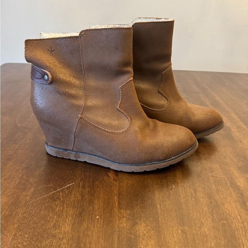 Emu Australia Gembrook Hidden Wedge Ankle Bootie, sz 9